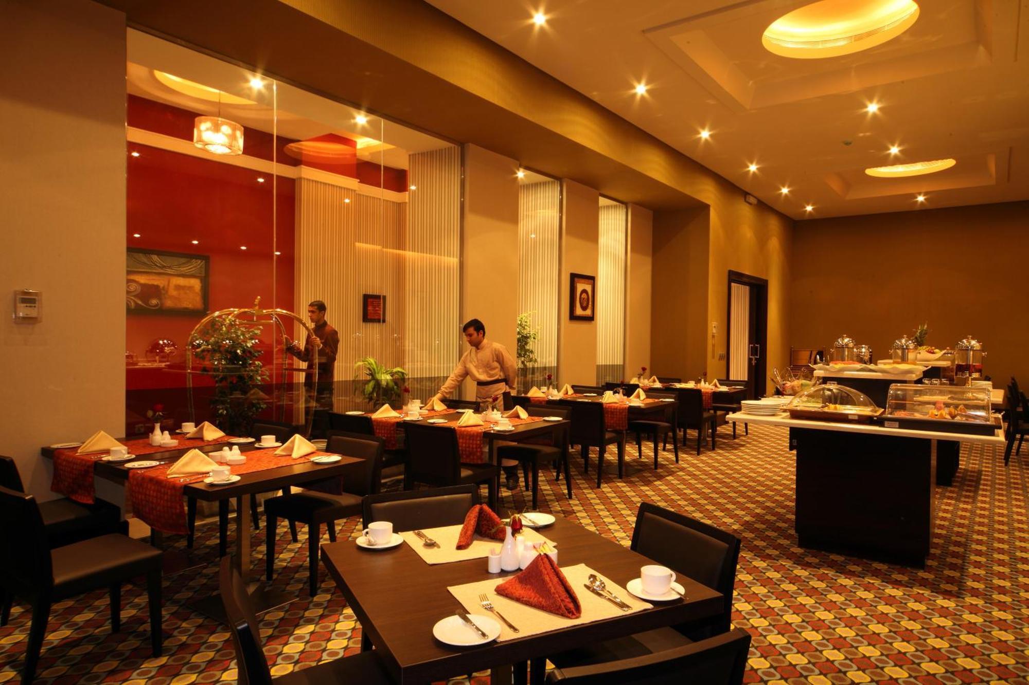 兰德万达鲁斯酒店（原珊瑚利雅得苏黎玛尼亚酒店） 利雅德 外观 照片